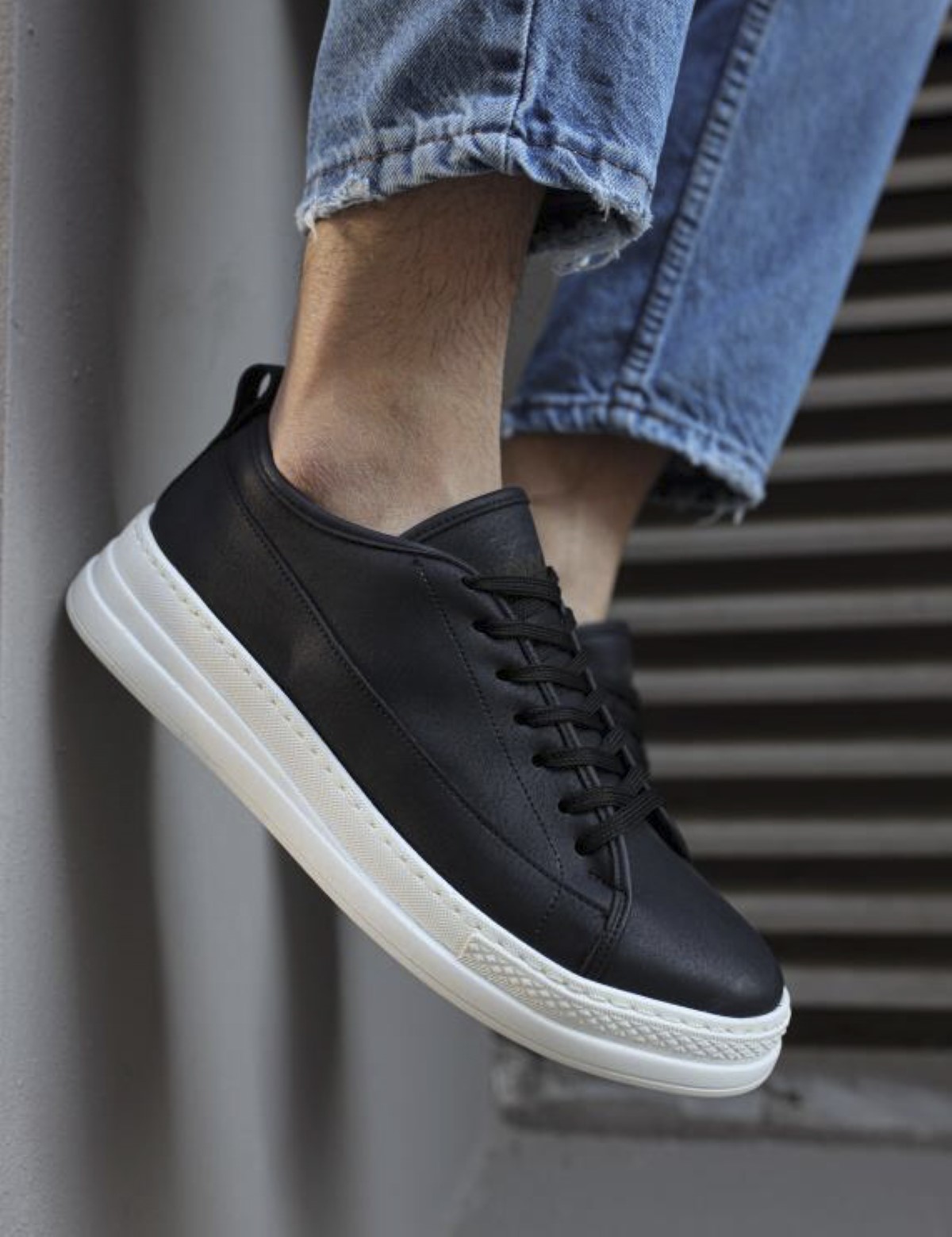 Ανδρικά ασπρόμαυρα Sneakers δερματίνη 0102020B φωτογραφία